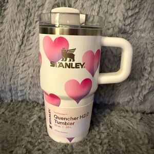 Stanley x Target 20 oz FROST HEART GRADIENT Valentine’s 2026